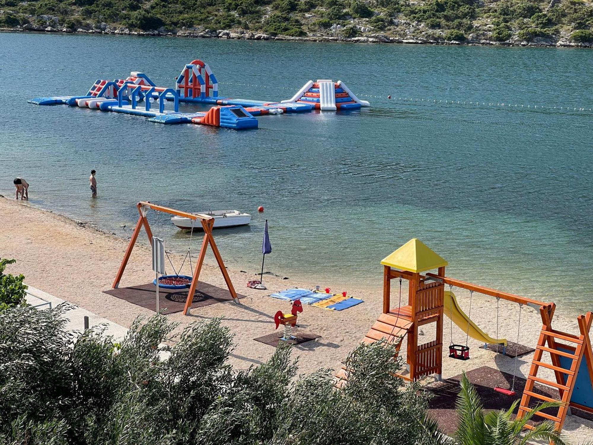 Apartments Kovacevic Рогозница Екстериор снимка